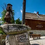 - Pod Smerkami Chalet