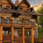 - Pod Smerkami Chalet *